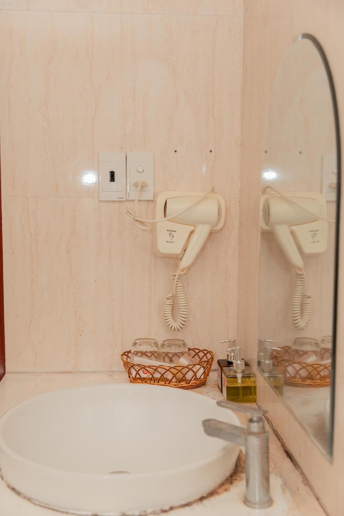 Khach San Son Thinh Hotel Вунгтау Екстер'єр фото